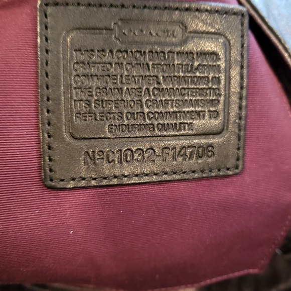 Metallic coach purse great shape see photos - Picture 6 of 11